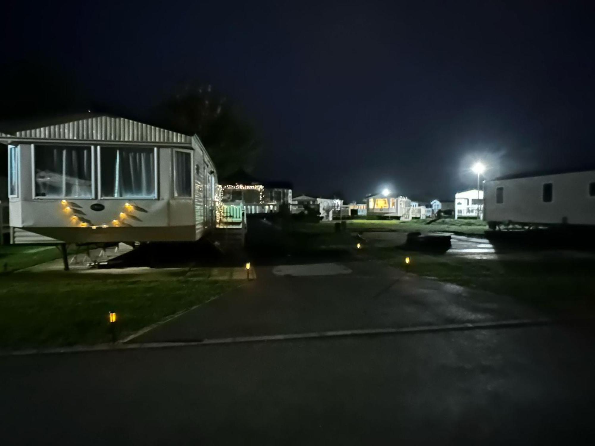 Tattershall Lakes Hot Tub Lodge Breaks Buitenkant foto